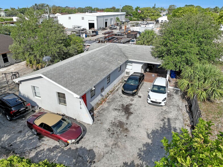 3319 Avenue J, Riviera Beach, FL à vendre - Photo principale – Image 1 sur 1