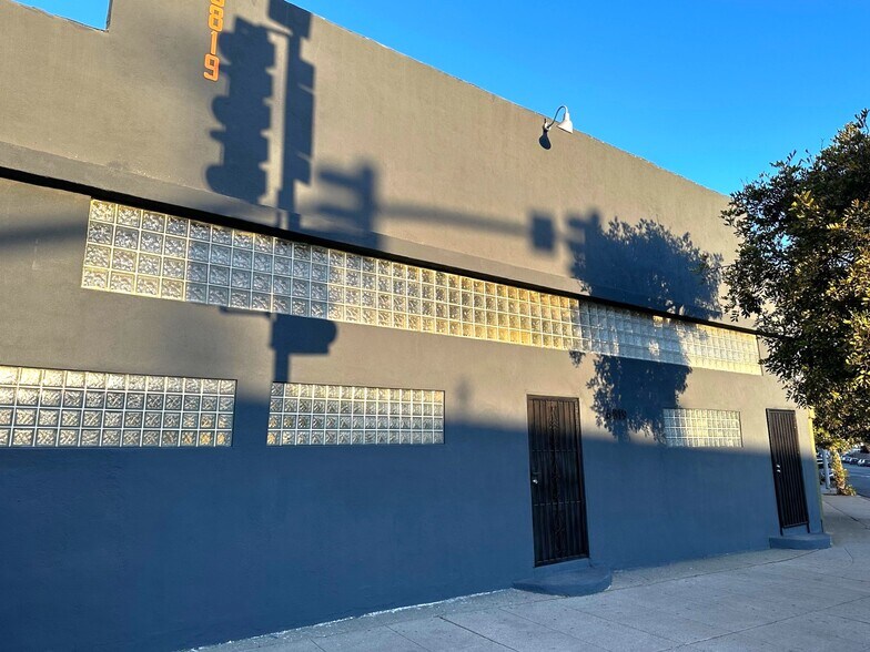 6819 West Blvd, Inglewood, CA à louer - Photo de l’immeuble – Image 2 sur 15