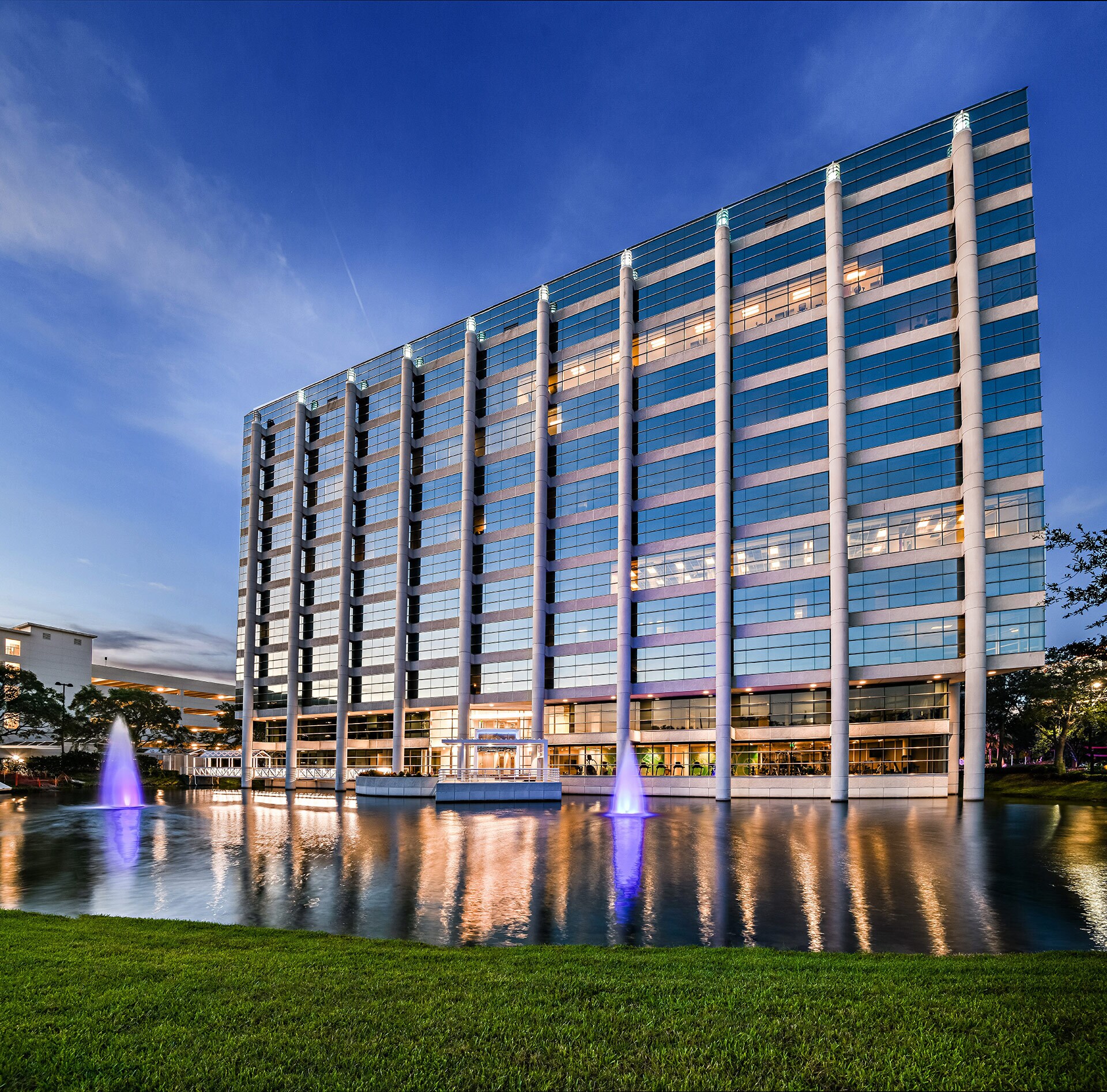 4010 W Boy Scout Blvd, Tampa, FL à louer Photo de l’immeuble– Image 1 sur 9