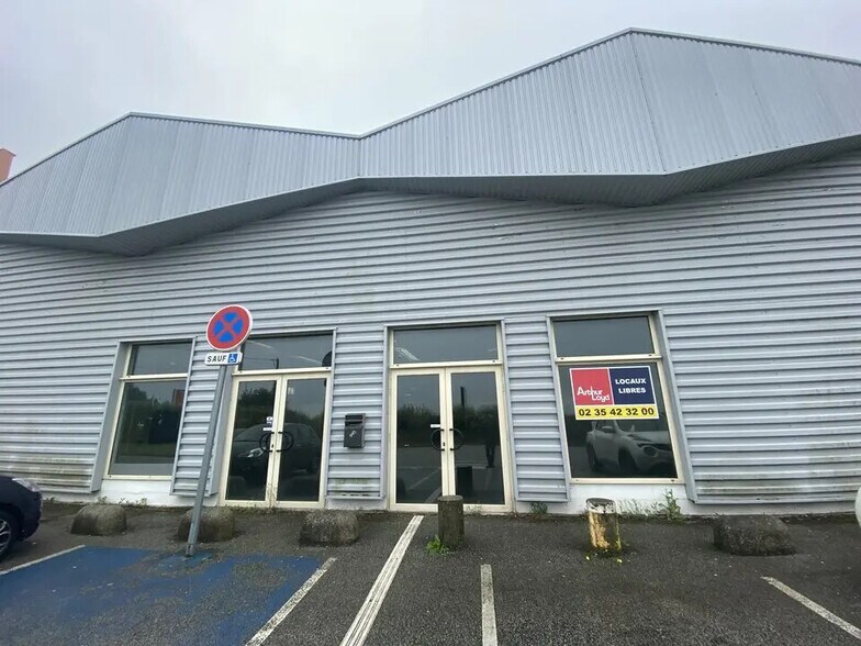 Local commercial dans GONFREVILLE-L'ORCHER à louer - Photo de l’immeuble – Image 2 sur 7