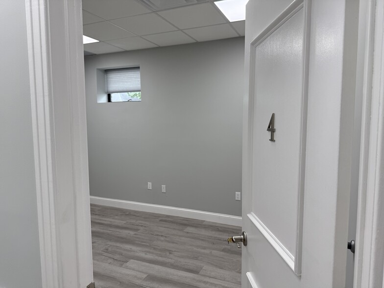 3930 Richmond Ave, Staten Island, NY à louer - Photo de l’immeuble – Image 3 sur 34