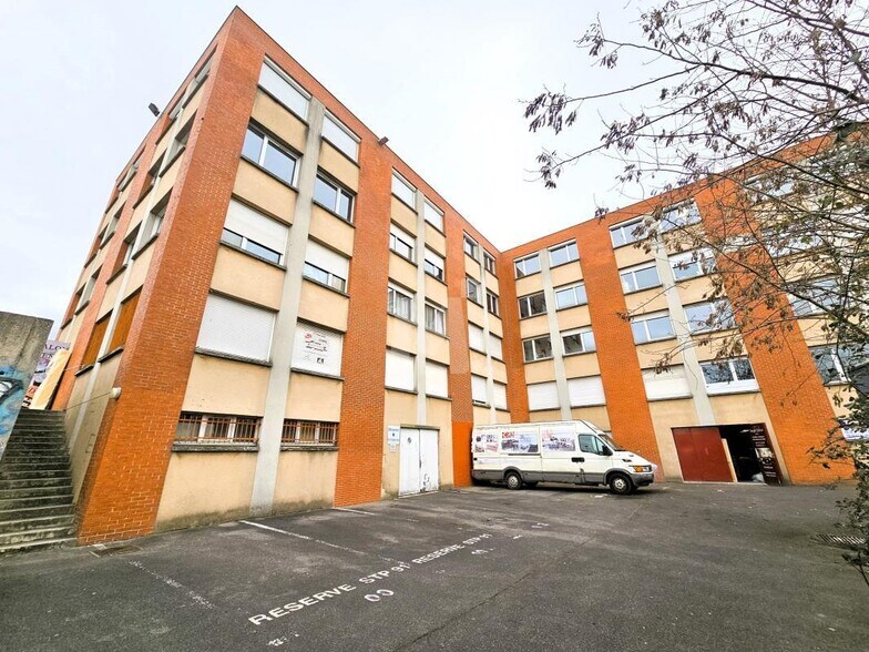 Bureau dans Évry-Courcouronnes à vendre - Photo de l’immeuble – Image 2 sur 11