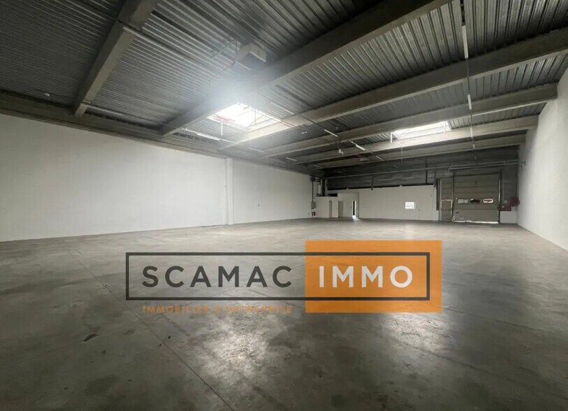 Bureau dans Le Bourget à louer - Photo de l’immeuble – Image 2 sur 13