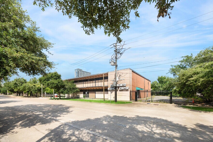 2918 San Jacinto St, Houston, TX à vendre - Photo de l’immeuble – Image 2 sur 17