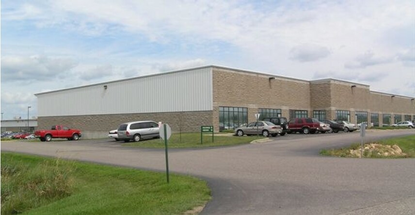 2522 Alpine Rd, Eau Claire, WI à louer - Photo principale – Image 1 sur 5