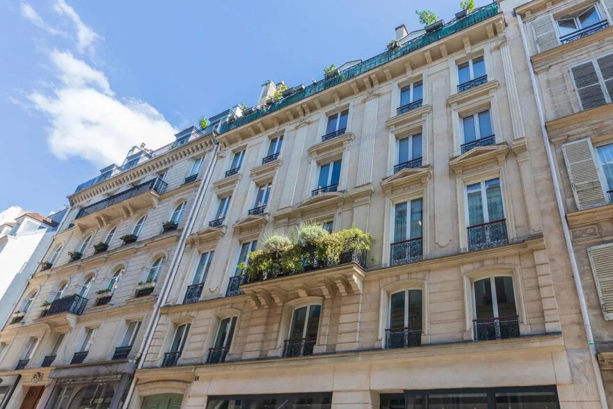 72 Rue D'Hauteville, Paris à louer - Photo de l’immeuble – Image 2 sur 8