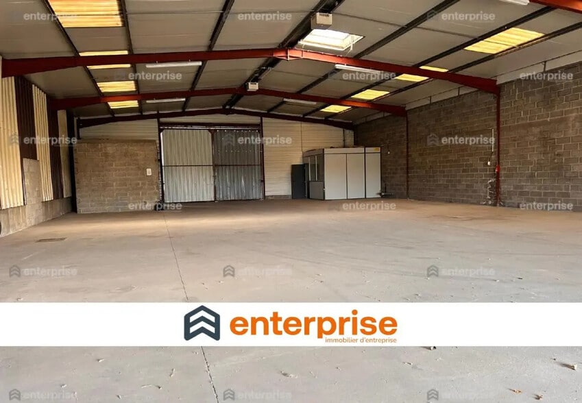 Local d’activités dans Amiens à louer - Photo de l’immeuble – Image 1 sur 4