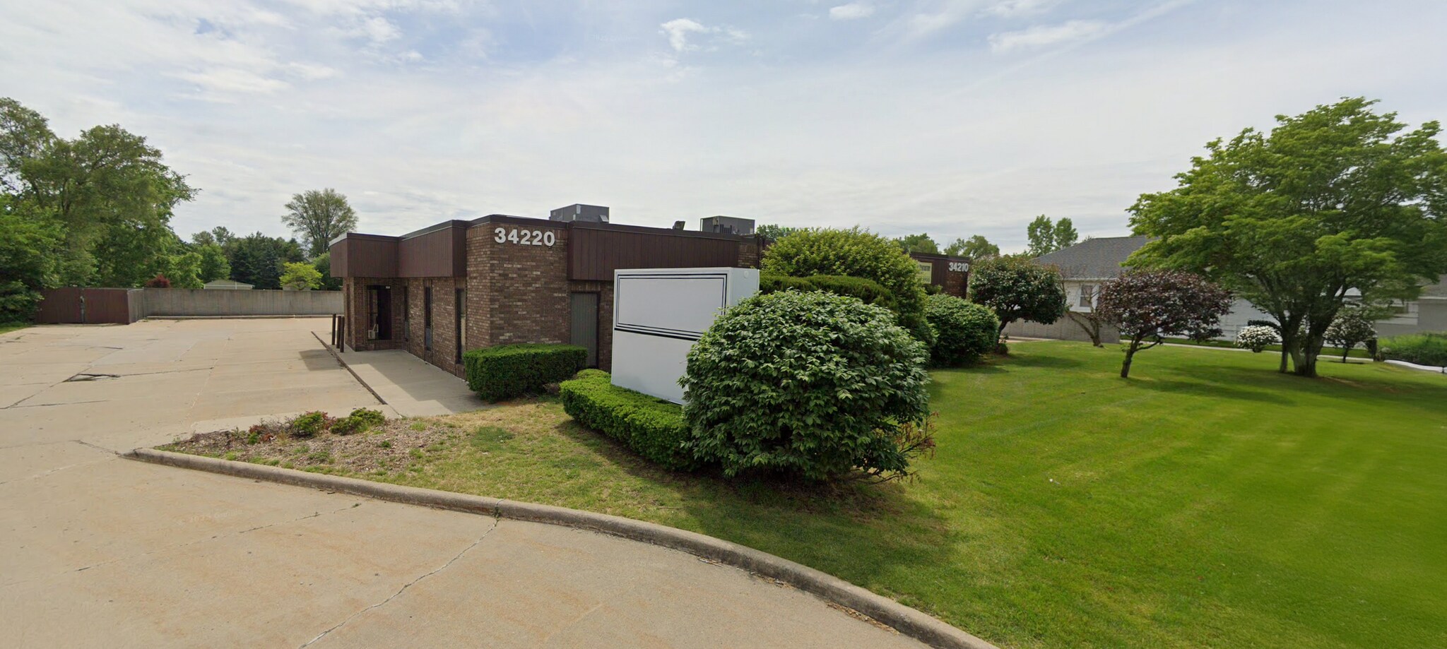 34210-34220 Ryan Rd, Sterling Heights, MI à louer Photo principale– Image 1 sur 13