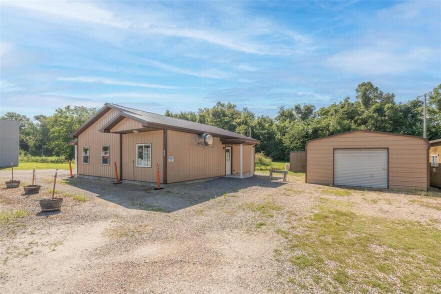 307 E State St, Delta, MO à vendre - Photo de l’immeuble – Image 3 sur 17