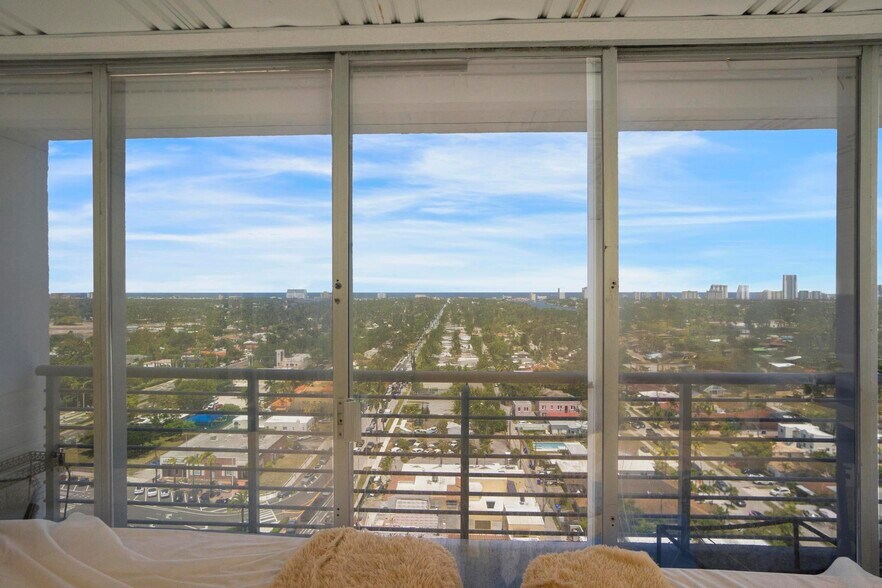 1720 Harrison St, Hollywood, FL à louer - Photo intérieure – Image 3 sur 31