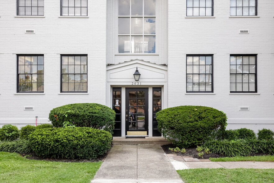 2631 Erie Ave, Cincinnati, OH à louer - Photo de l’immeuble – Image 2 sur 8