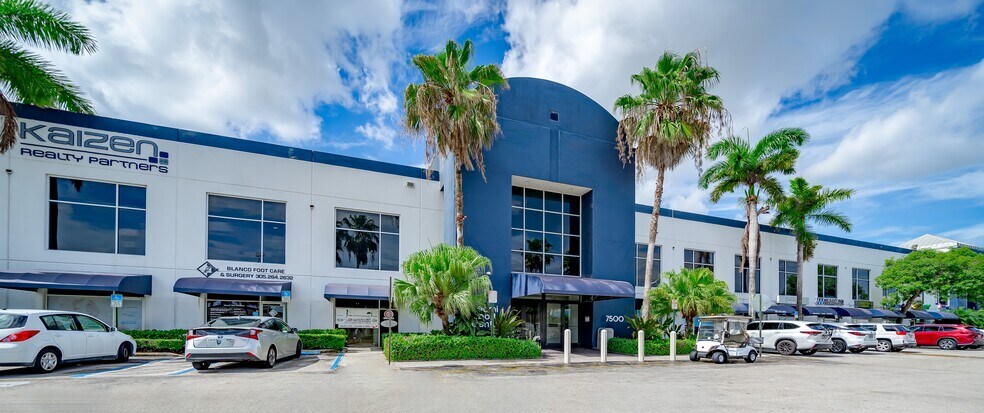 7500 NW 25th St, Miami, FL à louer - Photo de l’immeuble – Image 1 sur 32