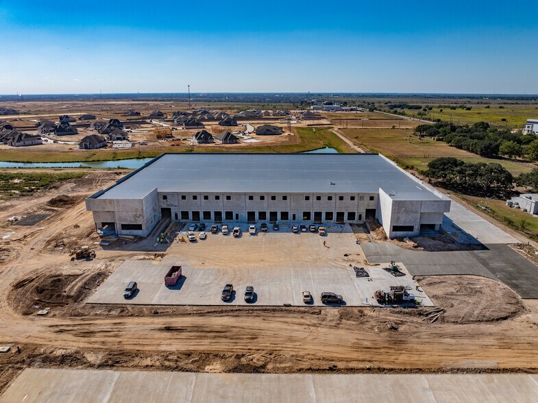 00 Woods Rd, Brookshire, TX à louer - Photo de l’immeuble – Image 3 sur 8