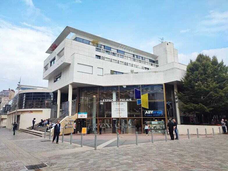 Local commercial dans Rouen à louer - Photo de l’immeuble – Image 1 sur 5