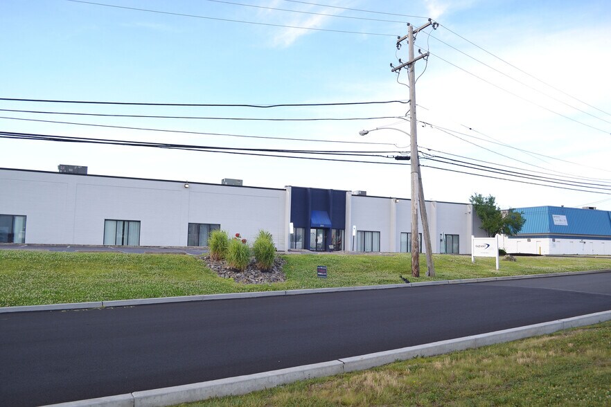 514 Kaiser Dr, Folcroft, PA à louer - Photo de l’immeuble – Image 2 sur 6