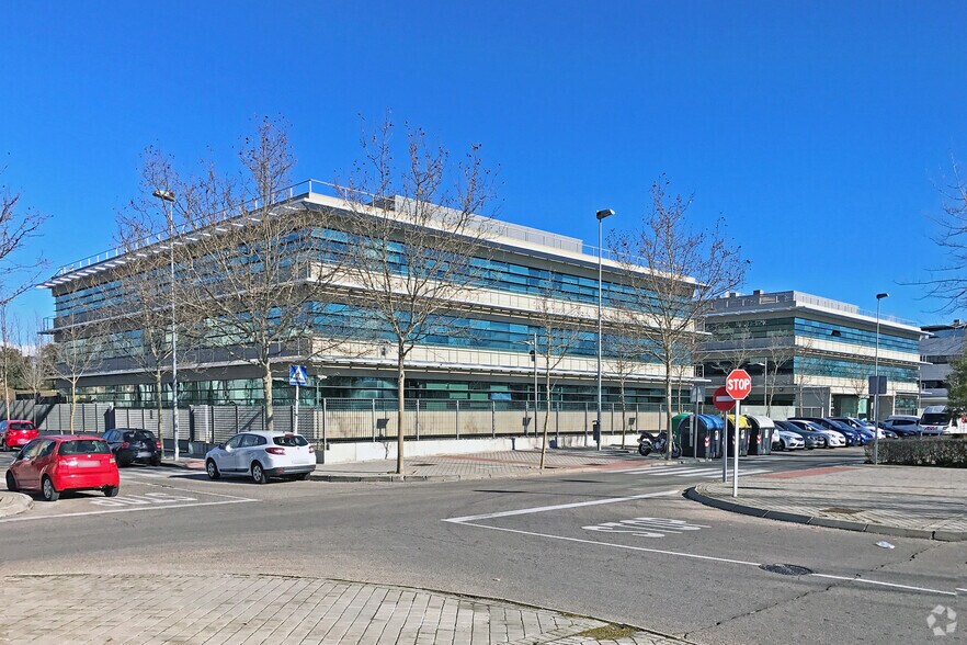 Bureau dans Las Rozas de Madrid, Madrid à louer - Photo de l’immeuble – Image 2 sur 2