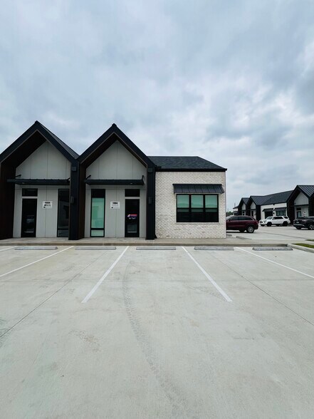 1325 Main St, Katy, TX à louer - Photo de l’immeuble – Image 2 sur 18