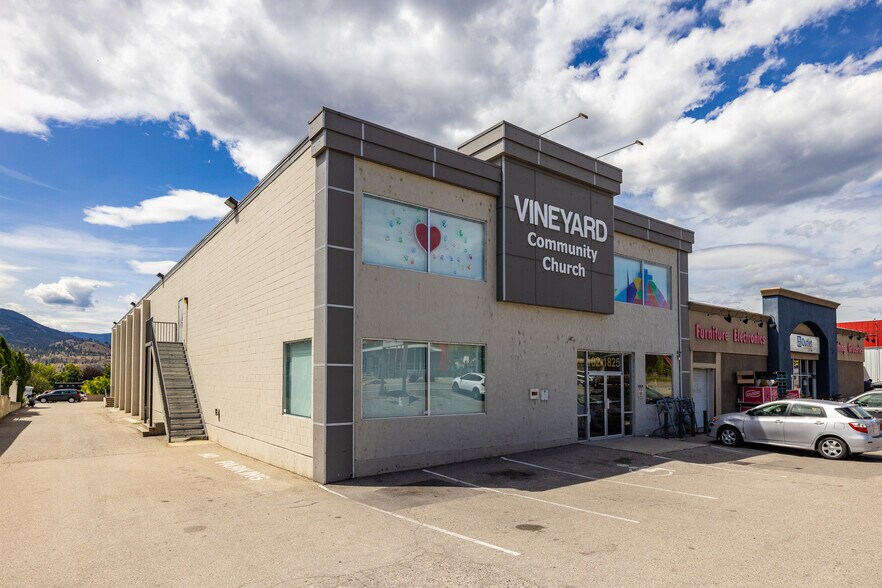 1825 Main St, Penticton, BC à louer - Photo de l’immeuble – Image 2 sur 6