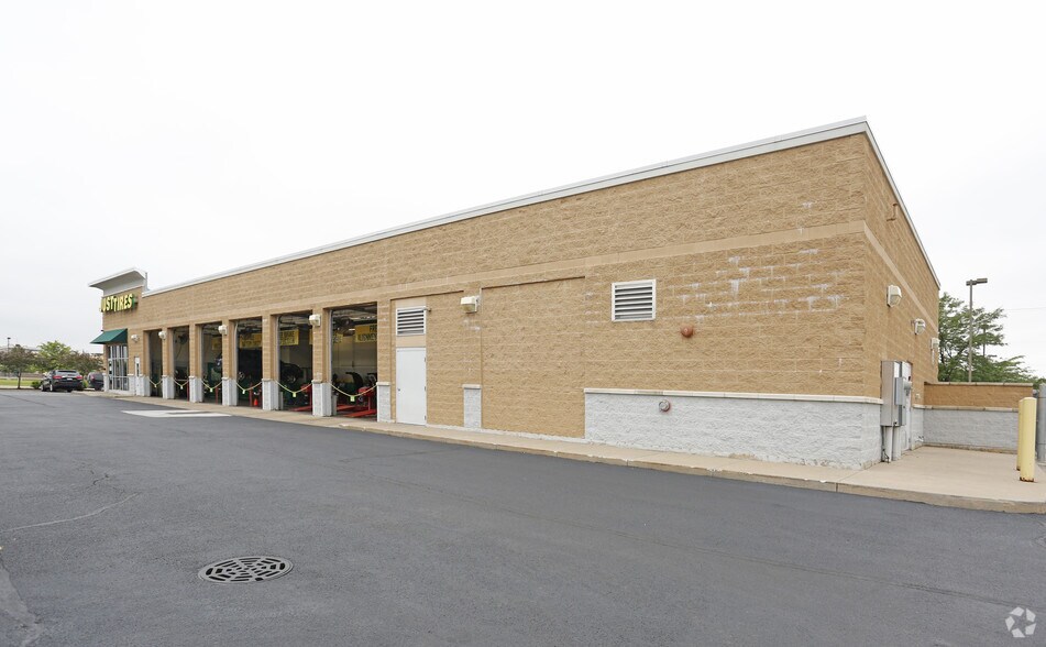 1400 Douglas Rd, Oswego, IL à louer - Photo de l’immeuble – Image 2 sur 12