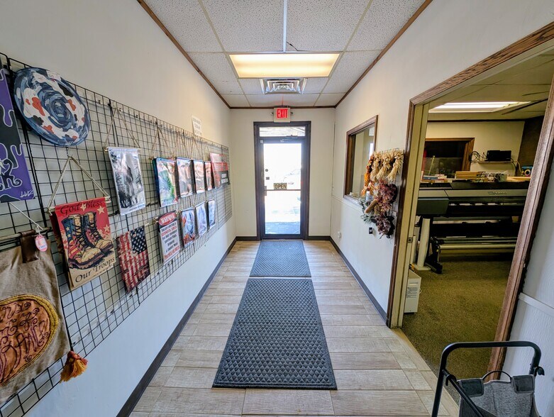 24 W Main St, Corry, PA à vendre - Photo de l’immeuble – Image 3 sur 16