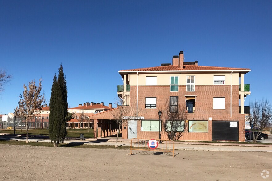 Avenida Doña María De Las Mercedes, 3, Alovera, Guadalajara à vendre - Photo de l’immeuble – Image 3 sur 3