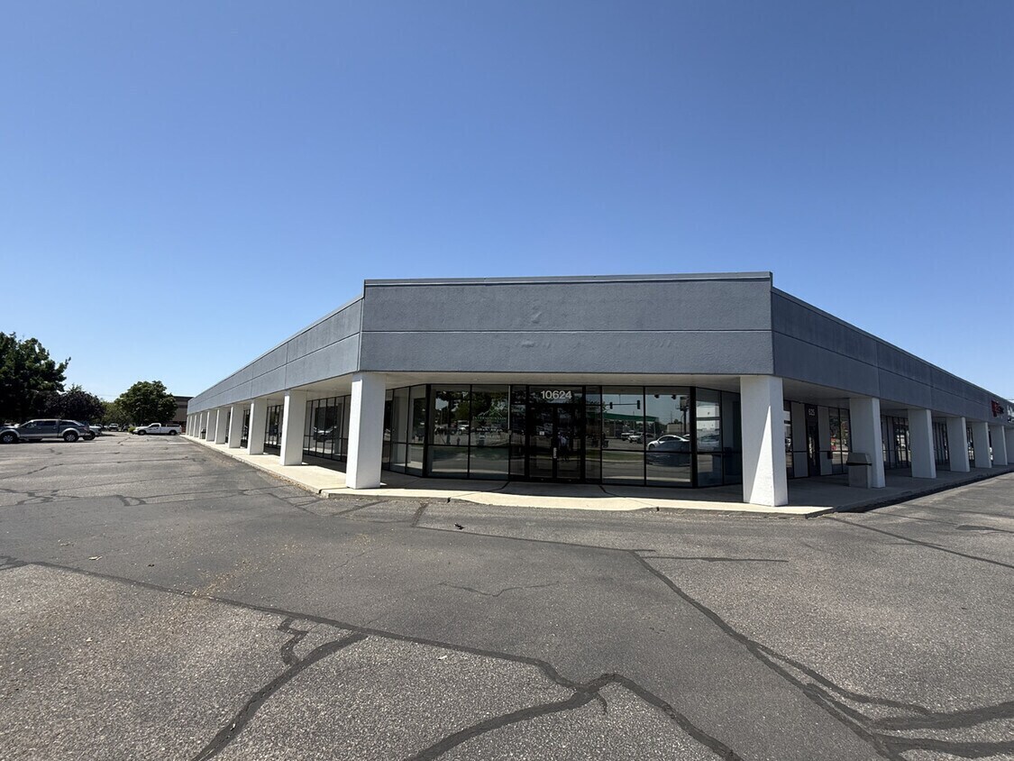 10624 W Executive Dr, Boise, ID à louer Photo de l’immeuble– Image 1 sur 2