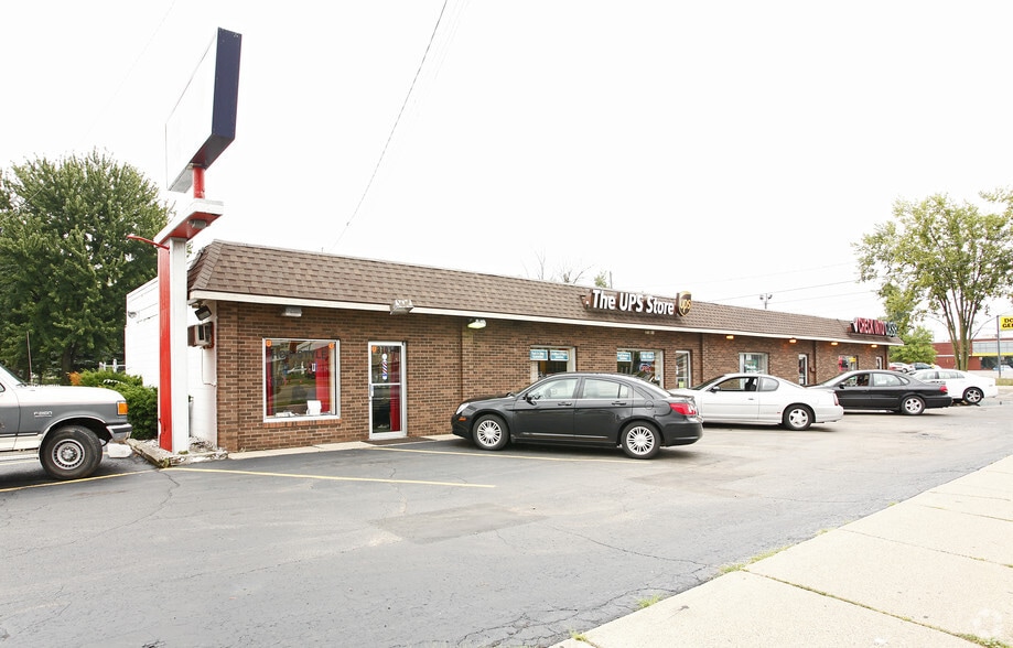 3101-3109 S Martin Luther King Jr Blvd, Lansing, MI à louer - Photo principale – Image 2 sur 10