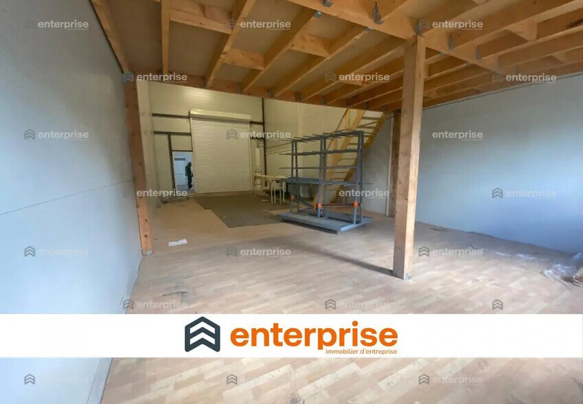 Local d’activités dans Clermont à louer - Photo intérieure – Image 1 sur 5