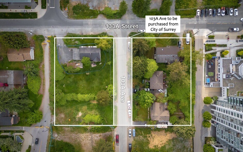 10336 & 10364 133A St + 13380-13390 103A ave, Surrey, BC à vendre - Photo de l’immeuble – Image 3 sur 5