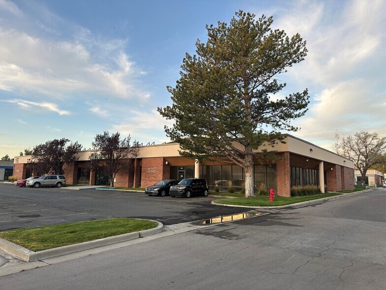 4750 W Wiley Post Way, Salt Lake City, UT à louer - Photo de l’immeuble – Image 3 sur 5