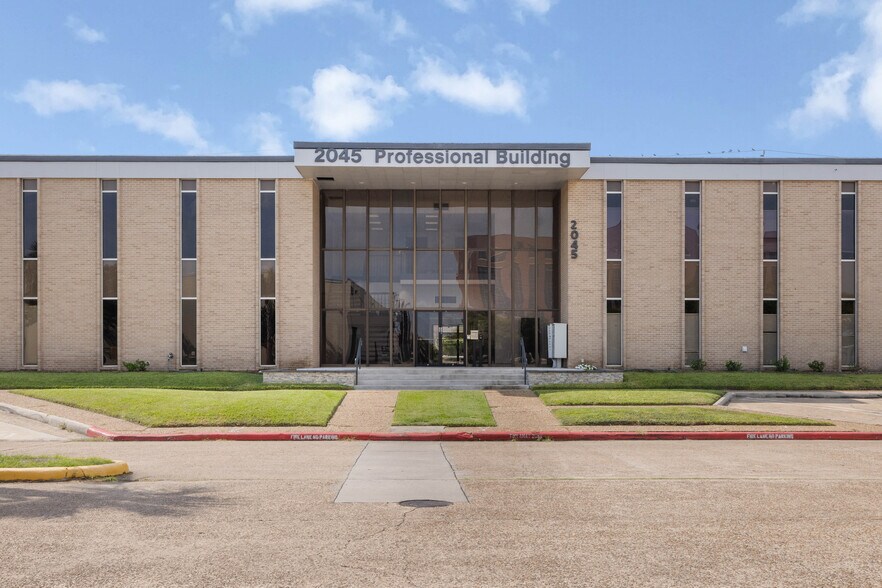 2045 Space Park Dr, Houston, TX à vendre - Photo de l’immeuble – Image 3 sur 18