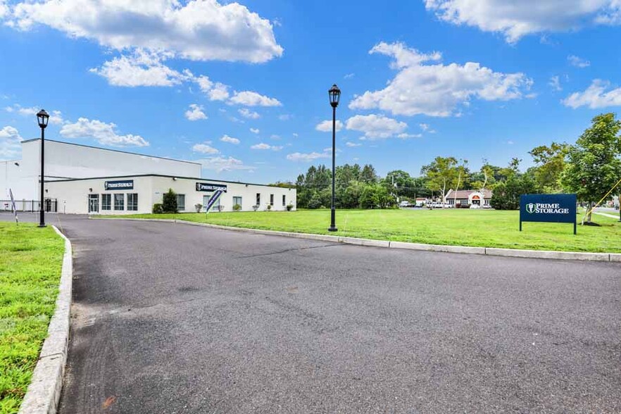 691 Main St, Lumberton, NJ à louer - Photo de l’immeuble – Image 2 sur 2