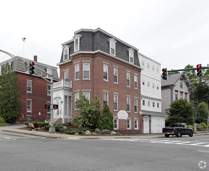 43 Highland St, Worcester, MA à vendre - Photo principale – Image 1 sur 22