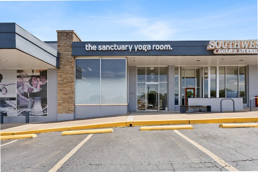 3409-3437 W 7th St, Fort Worth, TX à louer - Photo de l’immeuble – Image 1 sur 22