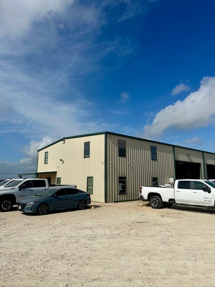 6703 FM 1784, Pleasanton, TX à vendre - Photo de l’immeuble – Image 3 sur 25