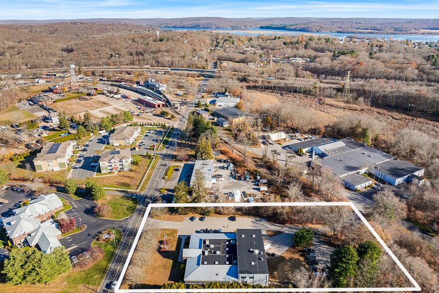 38 Plains Rd, Essex, CT à louer - Photo de l’immeuble – Image 3 sur 24