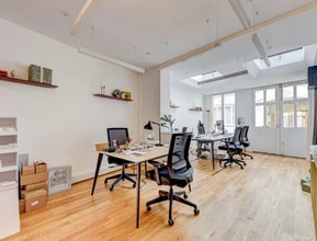 85 Rue D'Amsterdam, Paris à louer Photo intérieure– Image 2 sur 12