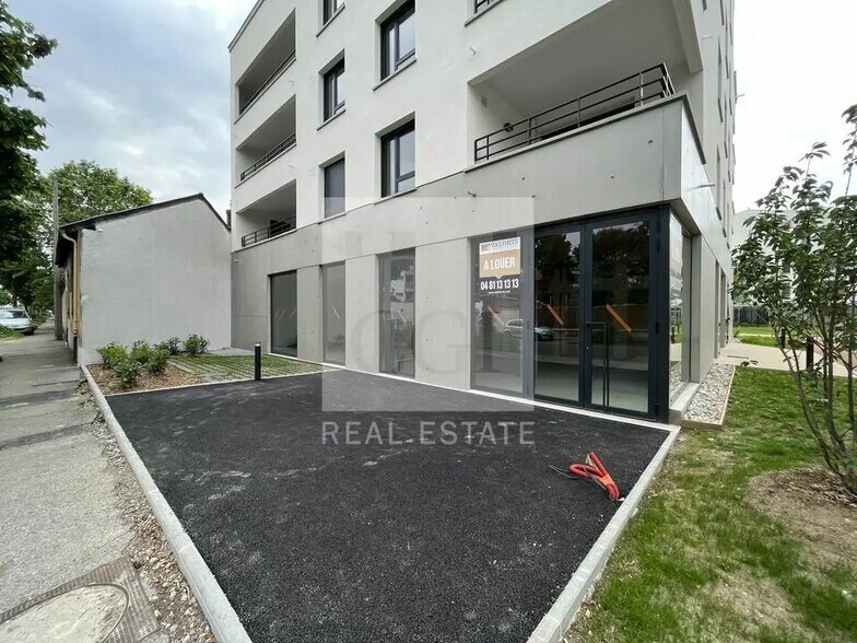 2 Rue Antoine De Saint-Exupéry, Tassin-la-Demi-Lune à louer - Photo de l’immeuble – Image 2 sur 4