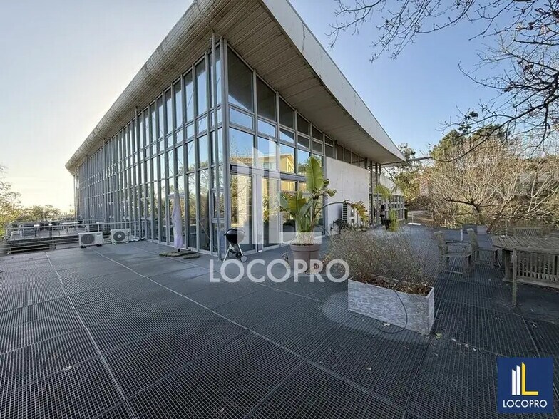 Bureau dans Valbonne à louer - Photo de l’immeuble – Image 1 sur 11