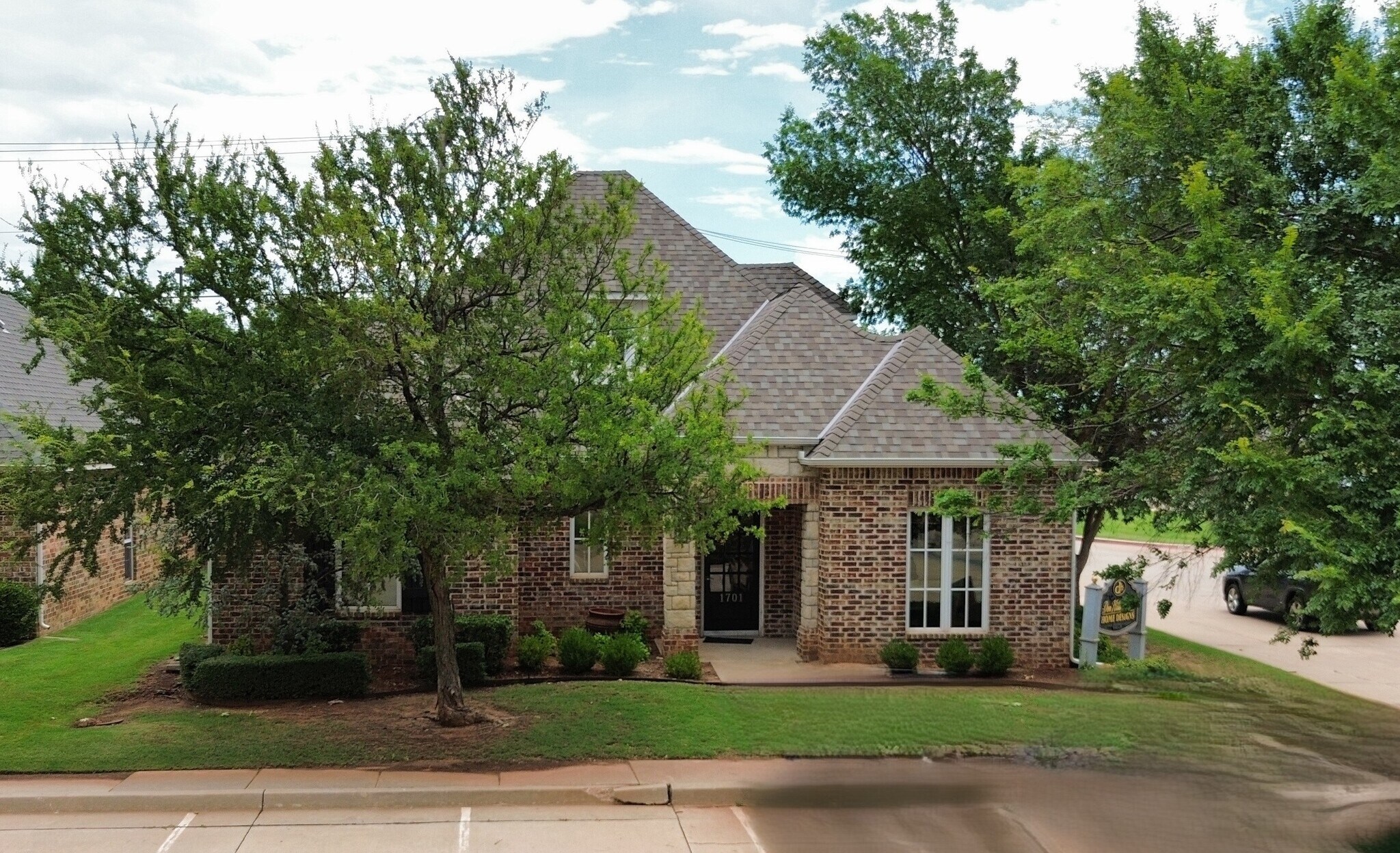1701 W 33rd St, Edmond, OK à vendre Photo de l’immeuble– Image 1 sur 13