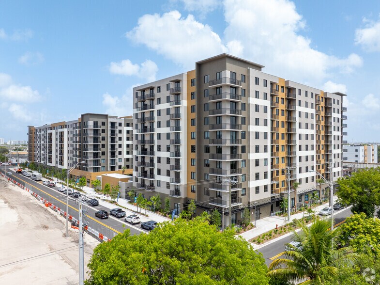 952 E 26th St, Hialeah, FL à louer - Photo de l’immeuble – Image 1 sur 1