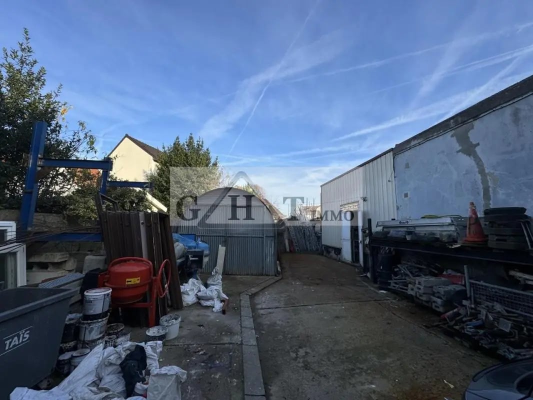 Industriel/Logistique dans Bobigny à vendre Photo de l’immeuble– Image 1 sur 5