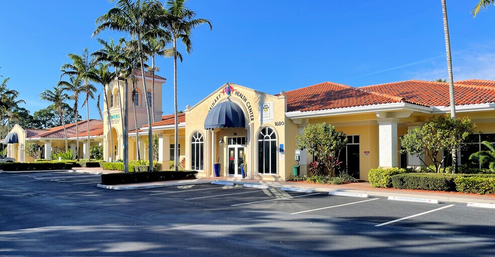 1680 S Central Blvd, Jupiter, FL à louer - Photo de l’immeuble – Image 3 sur 27