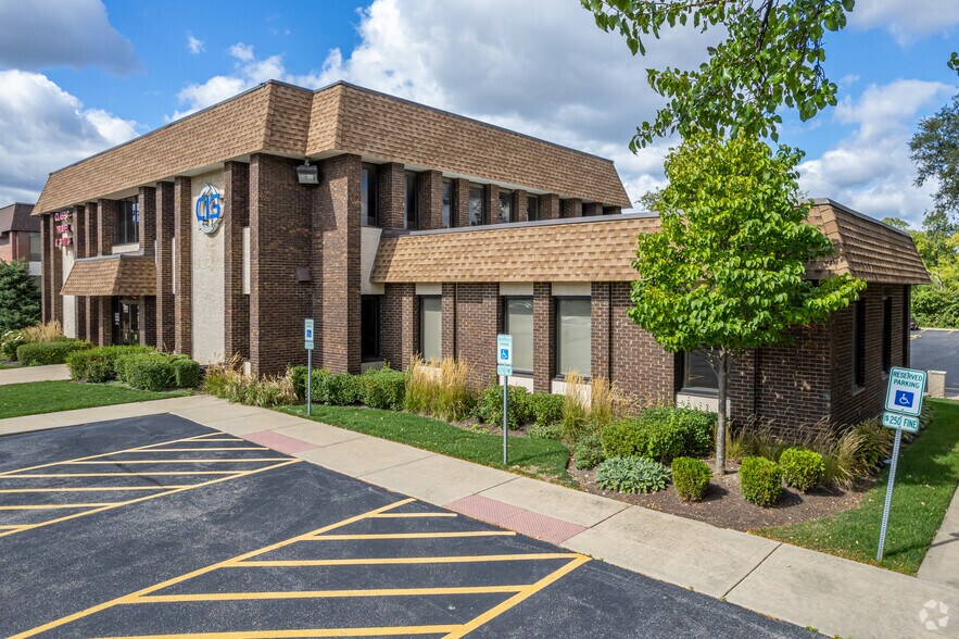 261 E Lake St, Bloomingdale, IL à louer - Photo de l’immeuble – Image 2 sur 10
