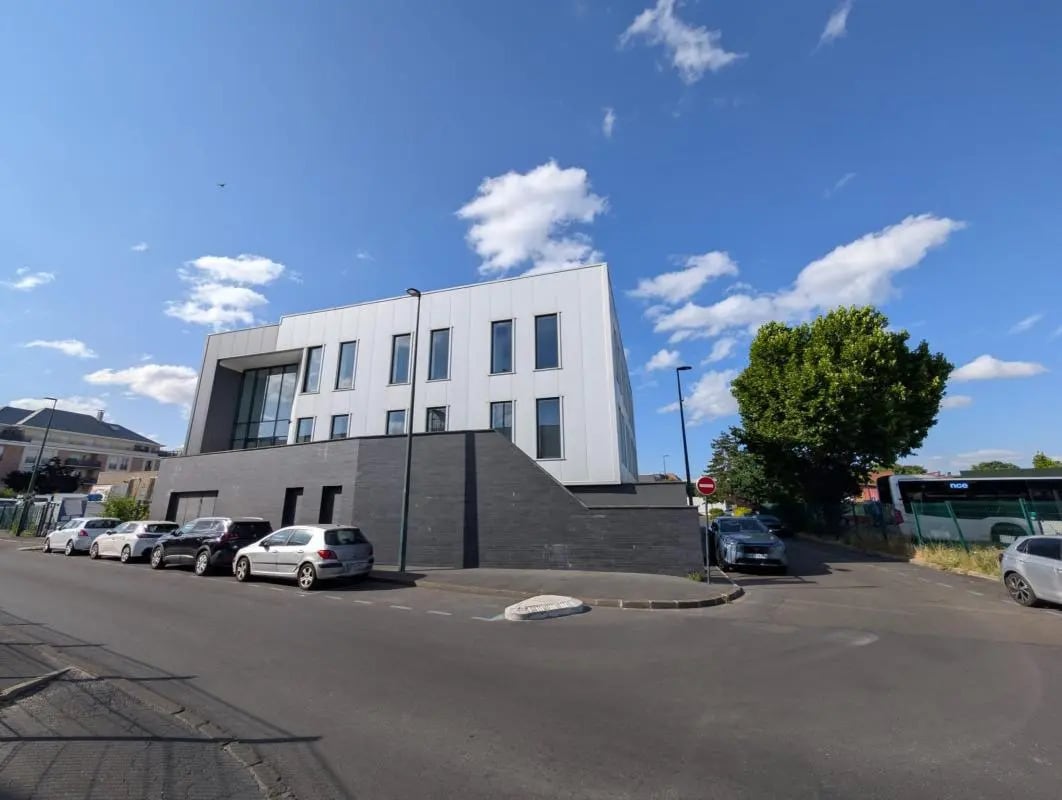 Bureau dans Saint-Gratien à louer Photo de l’immeuble– Image 1 sur 15