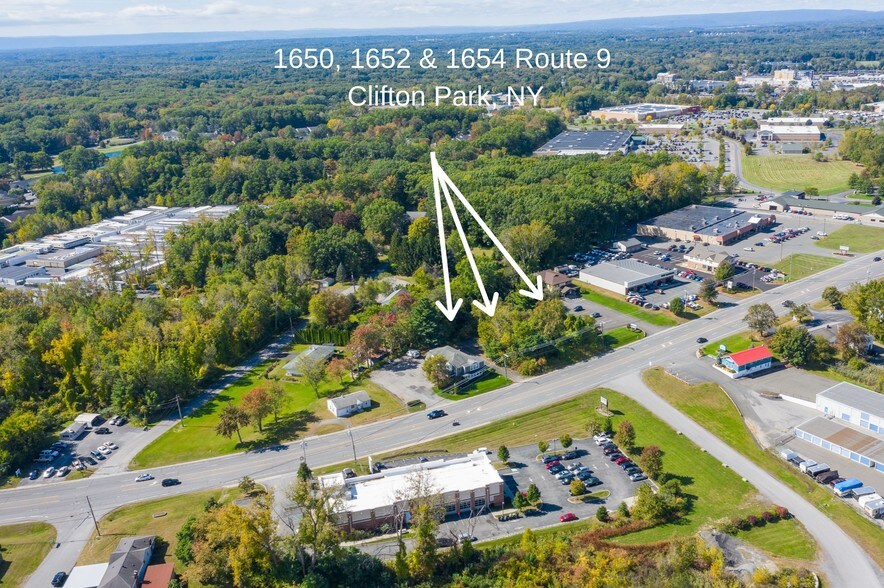 1650 Route 9, Clifton Park, NY à louer - Aérien – Image 1 sur 14