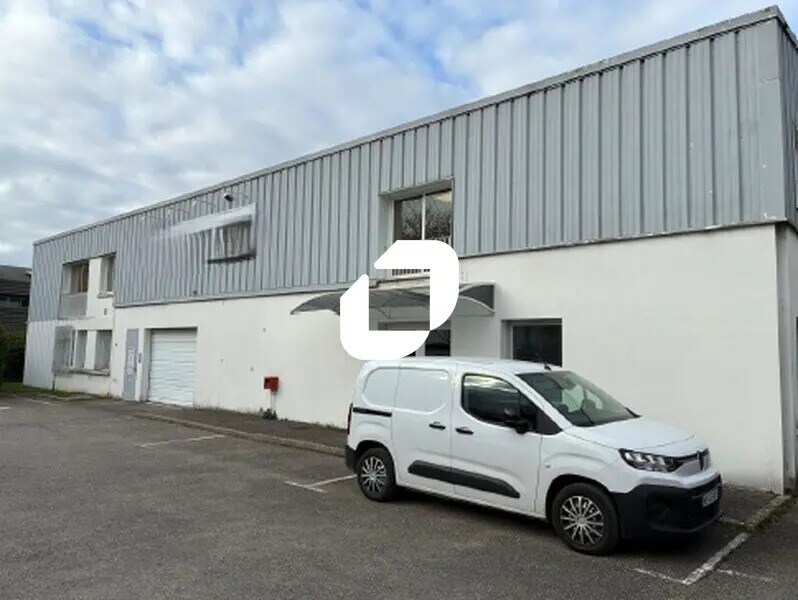 Local d’activités dans Buc à louer Photo de l’immeuble– Image 1 sur 6