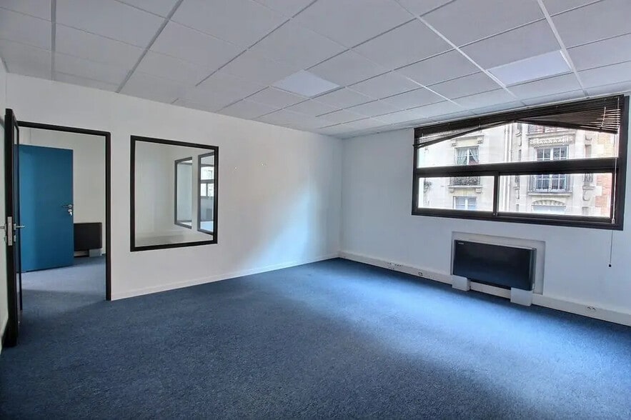 3 Square Desaix, Paris à louer - Photo de l’immeuble – Image 1 sur 8