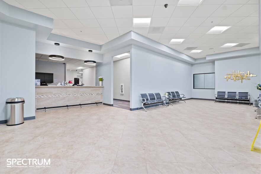 21050 Centre Pointe Pky, Santa Clarita, CA à louer - Photo intérieure – Image 3 sur 18