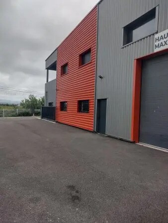 Plus de détails pour Industriel/Logistique à louer